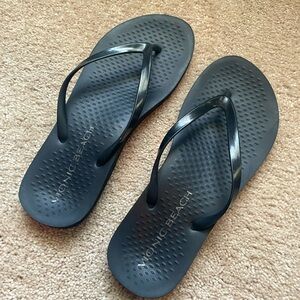 Vionic Beach flip flops - all the support without the bulky platform.